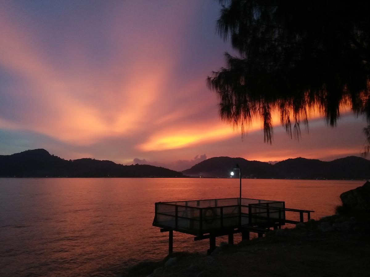 ร็อคบันด์ ฟิชชิ่ง ชาเล่ต์ Kampong Batu Gajah ภายนอก รูปภาพ